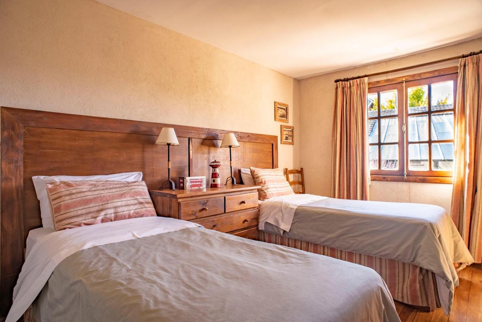 Arelauquen Bungalows&Suites San Carlos de Bariloche Bagian luar foto