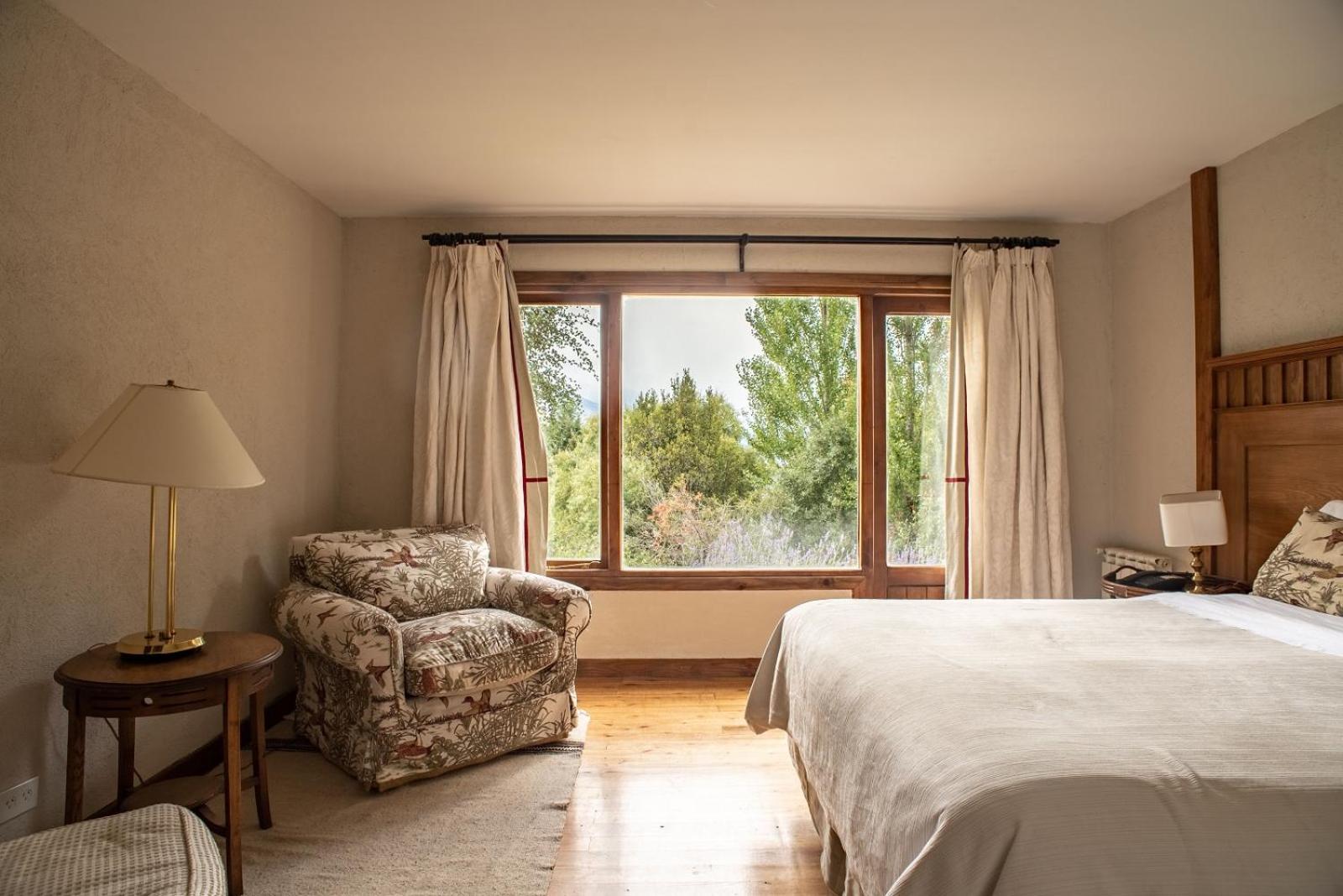 Arelauquen Bungalows&Suites San Carlos de Bariloche Bagian luar foto