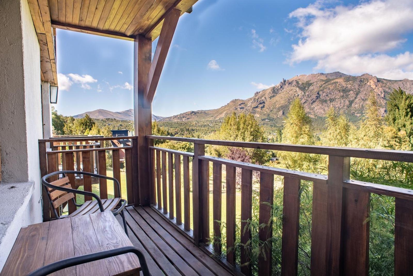Arelauquen Bungalows&Suites San Carlos de Bariloche Bagian luar foto