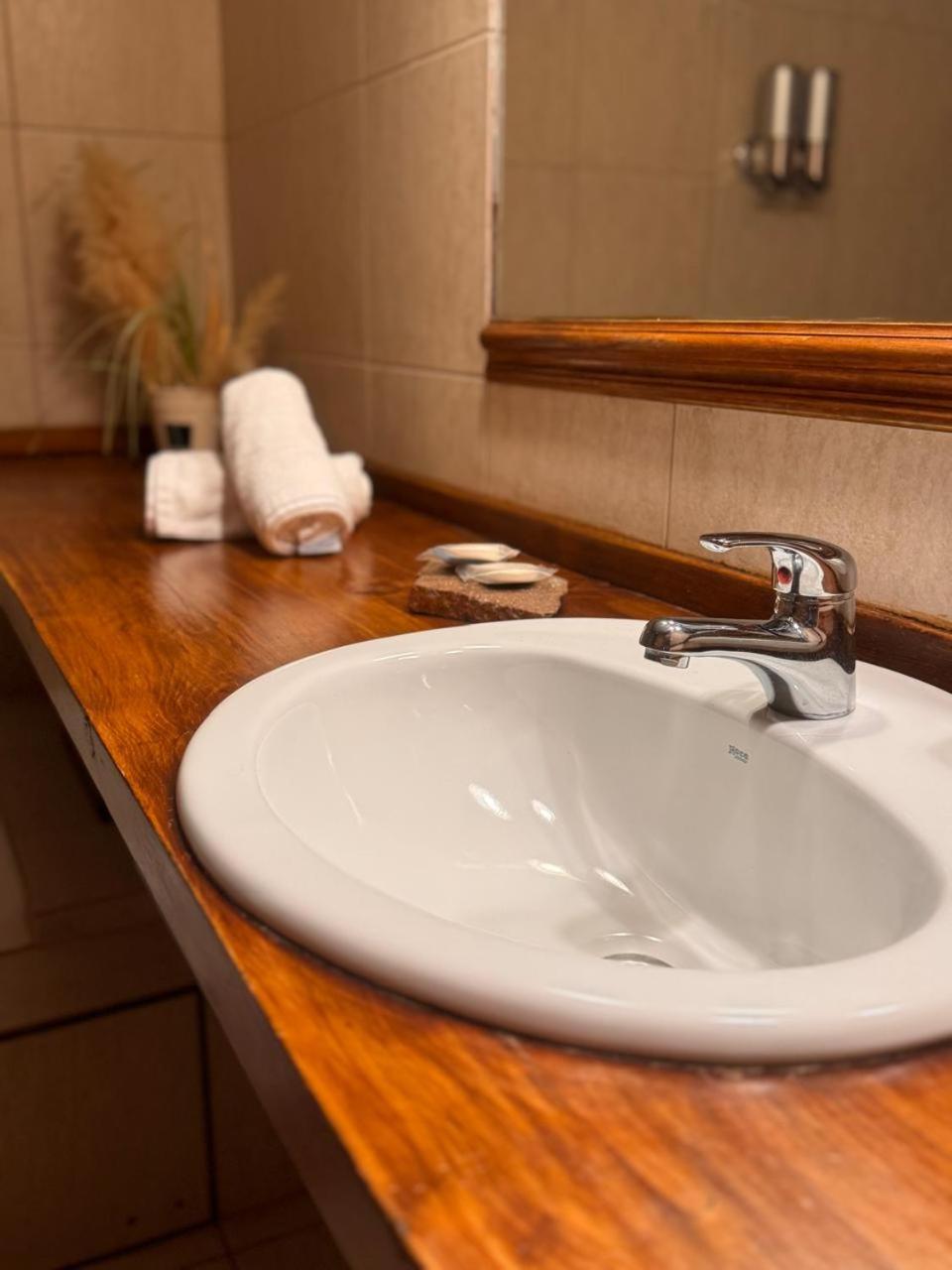 Arelauquen Bungalows&Suites San Carlos de Bariloche Bagian luar foto