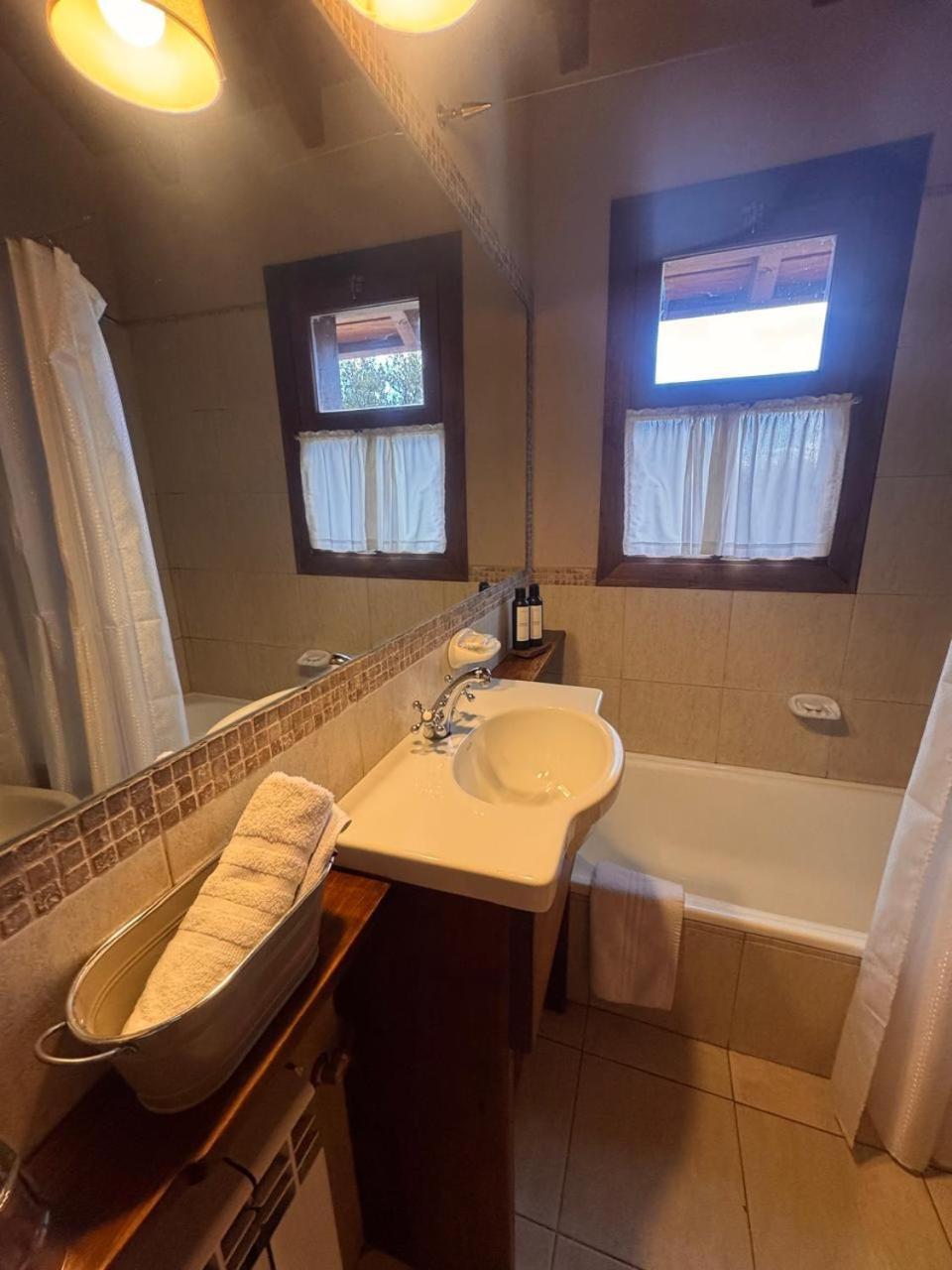 Arelauquen Bungalows&Suites San Carlos de Bariloche Bagian luar foto