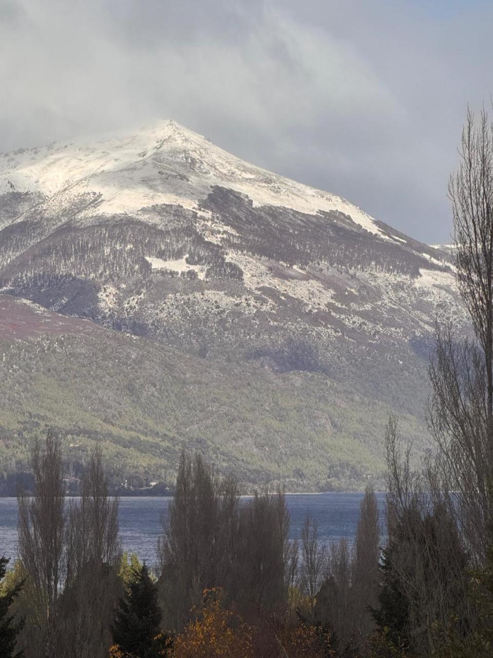 Arelauquen Bungalows&Suites San Carlos de Bariloche Bagian luar foto