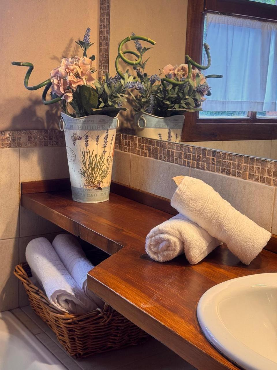 Arelauquen Bungalows&Suites San Carlos de Bariloche Bagian luar foto